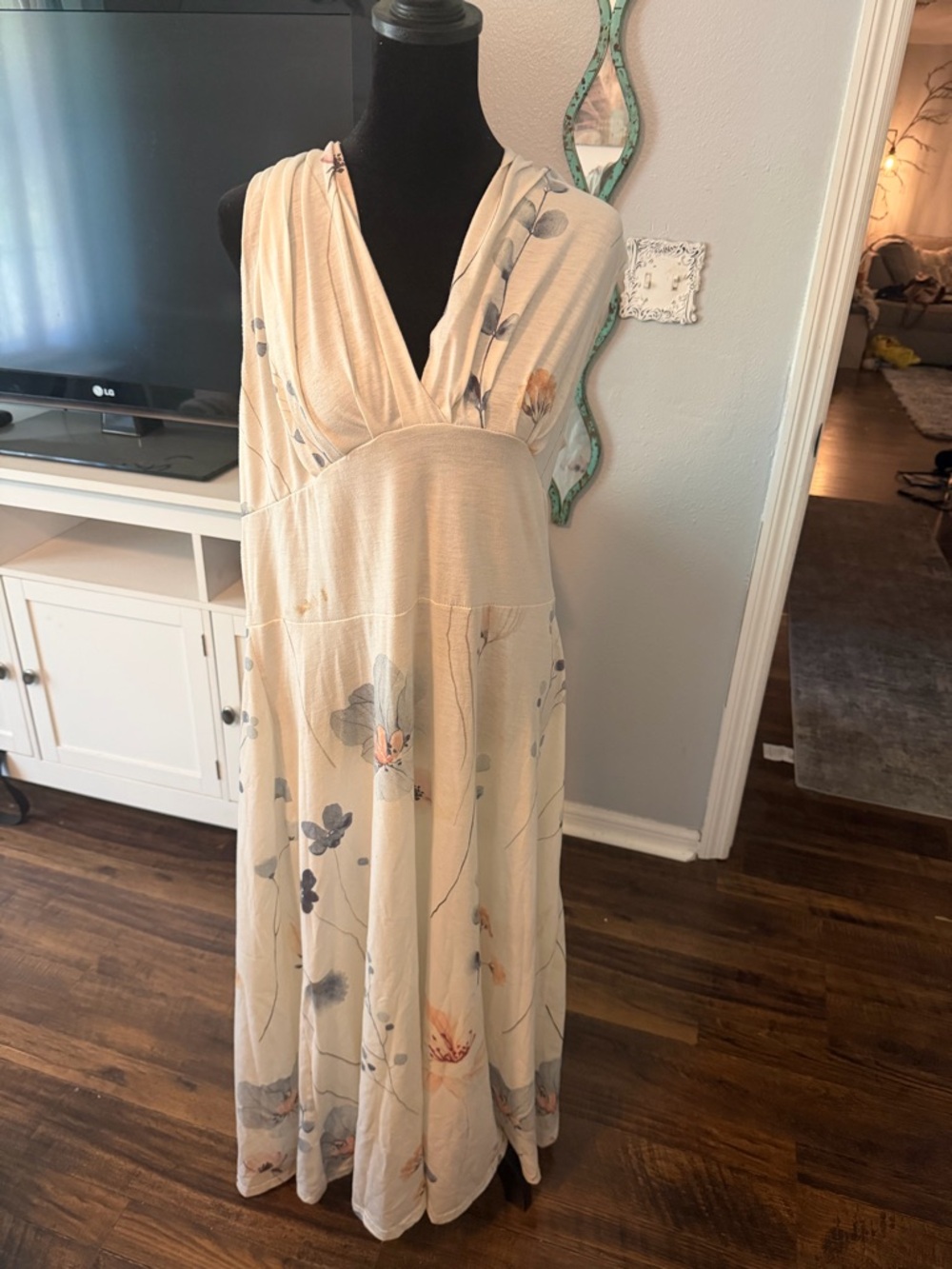 Sleeveless Cream Floral V-Neck Maxi Dress